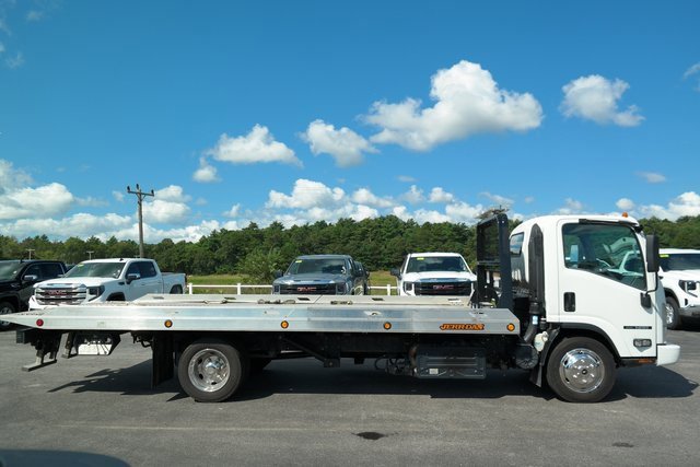 2020 Isuzu NRR photo 2