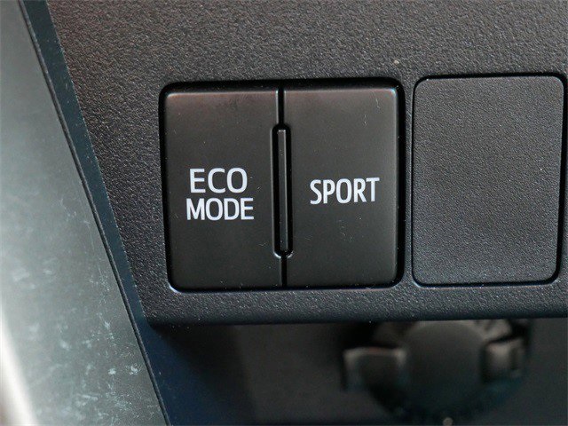 2014 Toyota RAV4 LE photo 22