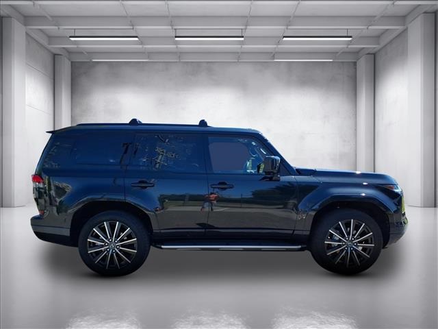 2024 Lexus GX 550 Luxury photo 2