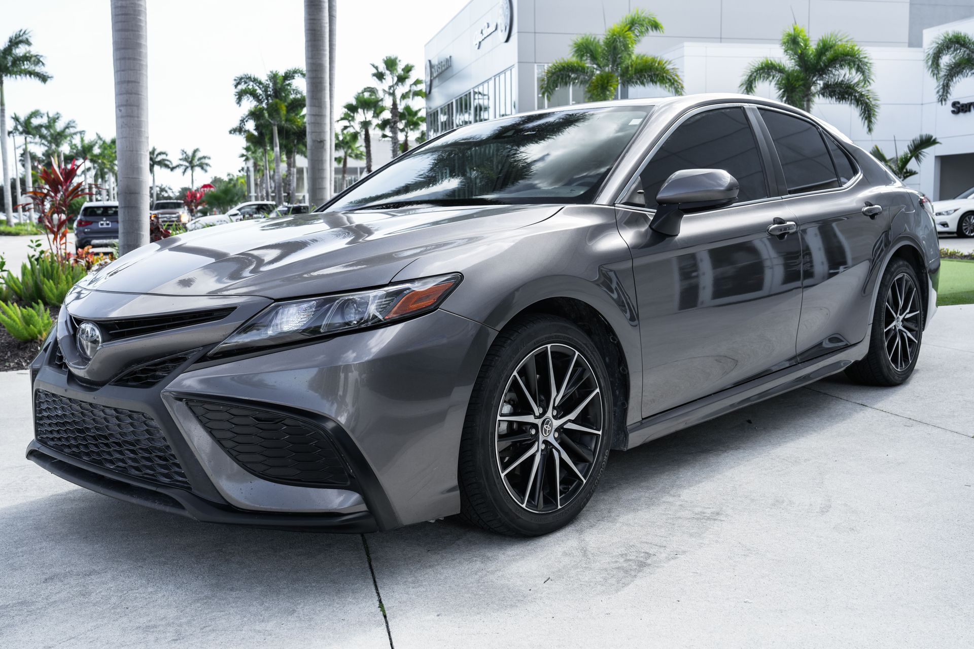 2021 Toyota Camry SE photo 4