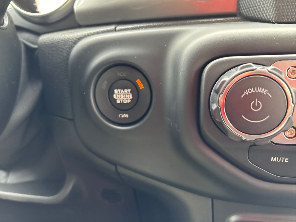 2021 Jeep Wrangler Unlimited Sahara photo 27
