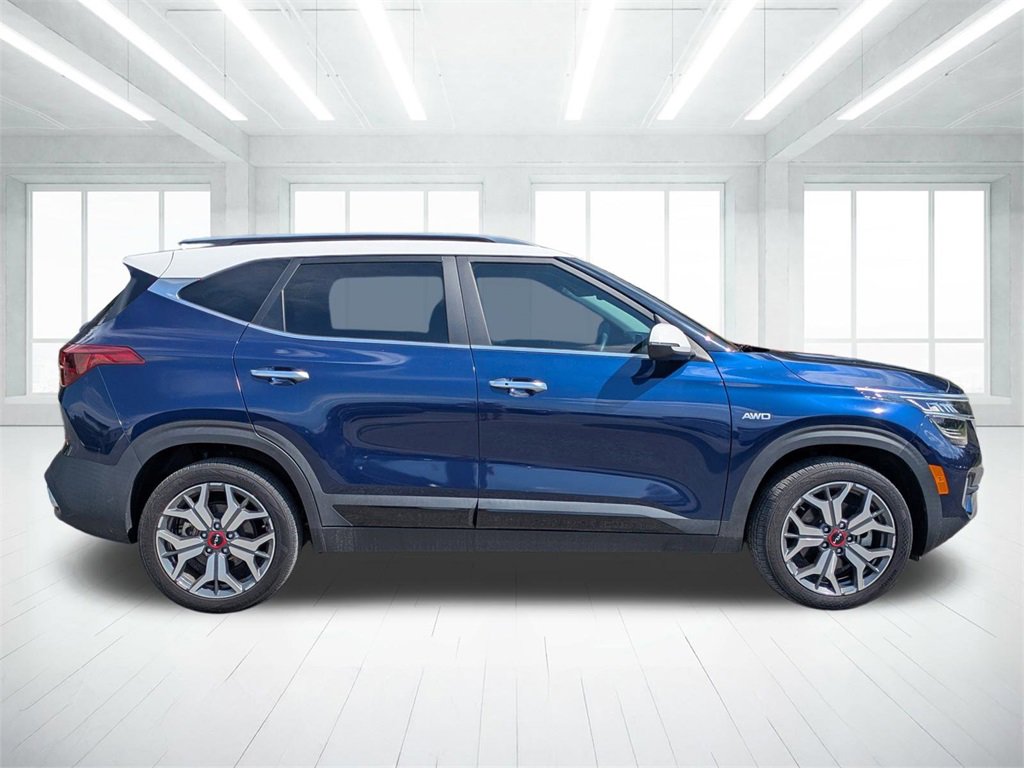 2023 Kia Seltos SX photo 2