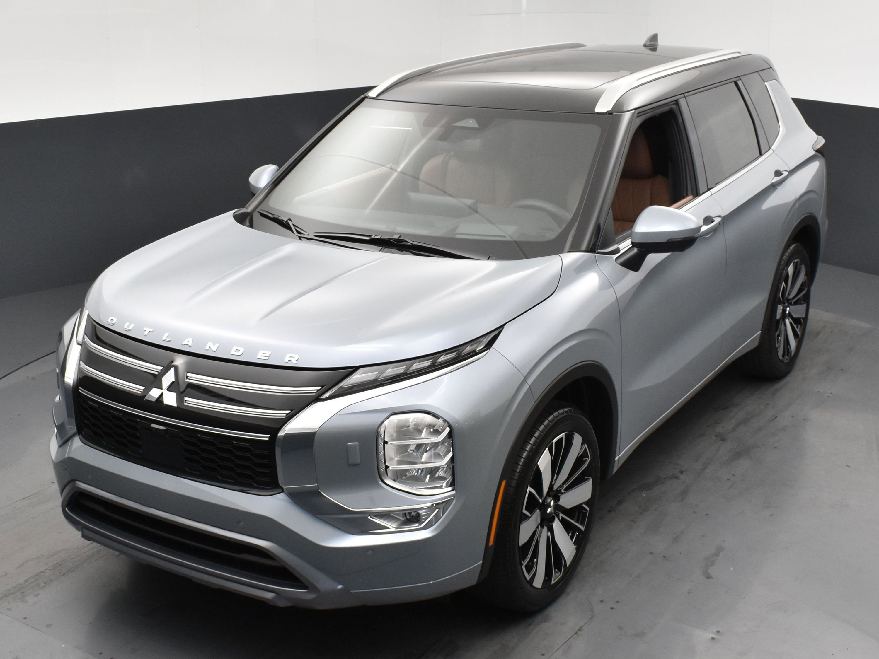 2025 Mitsubishi Outlander SEL photo 18