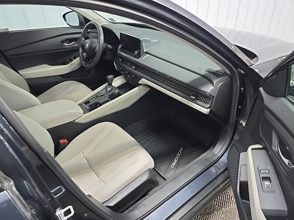 2023 Honda Accord EX photo 14