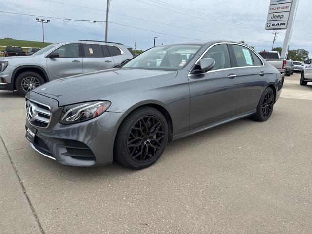 2017 Mercedes Benz E 300 4MATIC photo 2