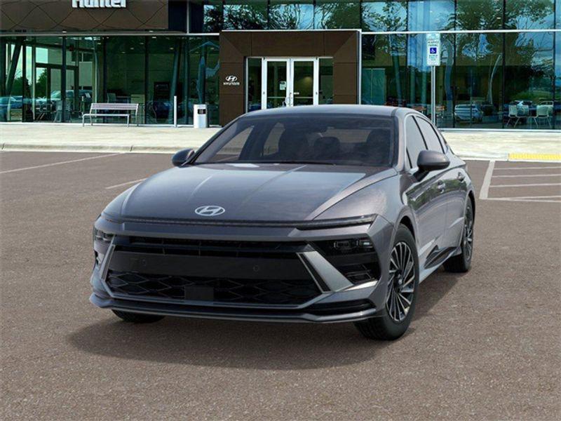 2025 Hyundai Sonata Hybrid SEL photo 4