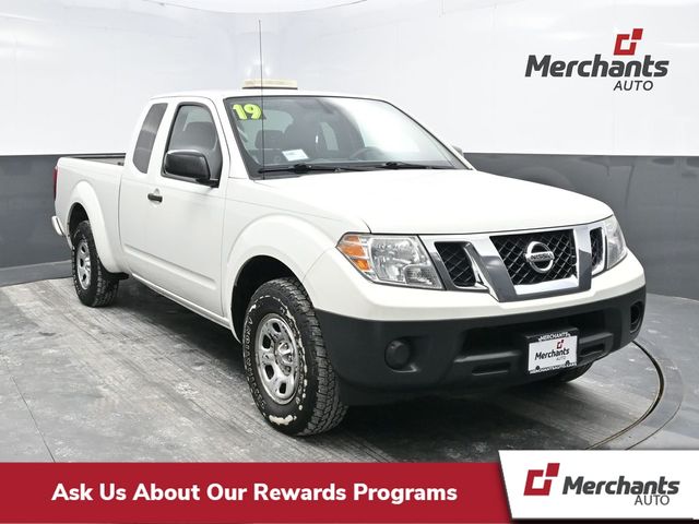 2019 Nissan Frontier S's photo