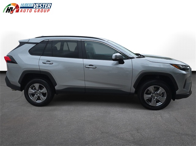 2024 Toyota RAV4 XLE photo 5