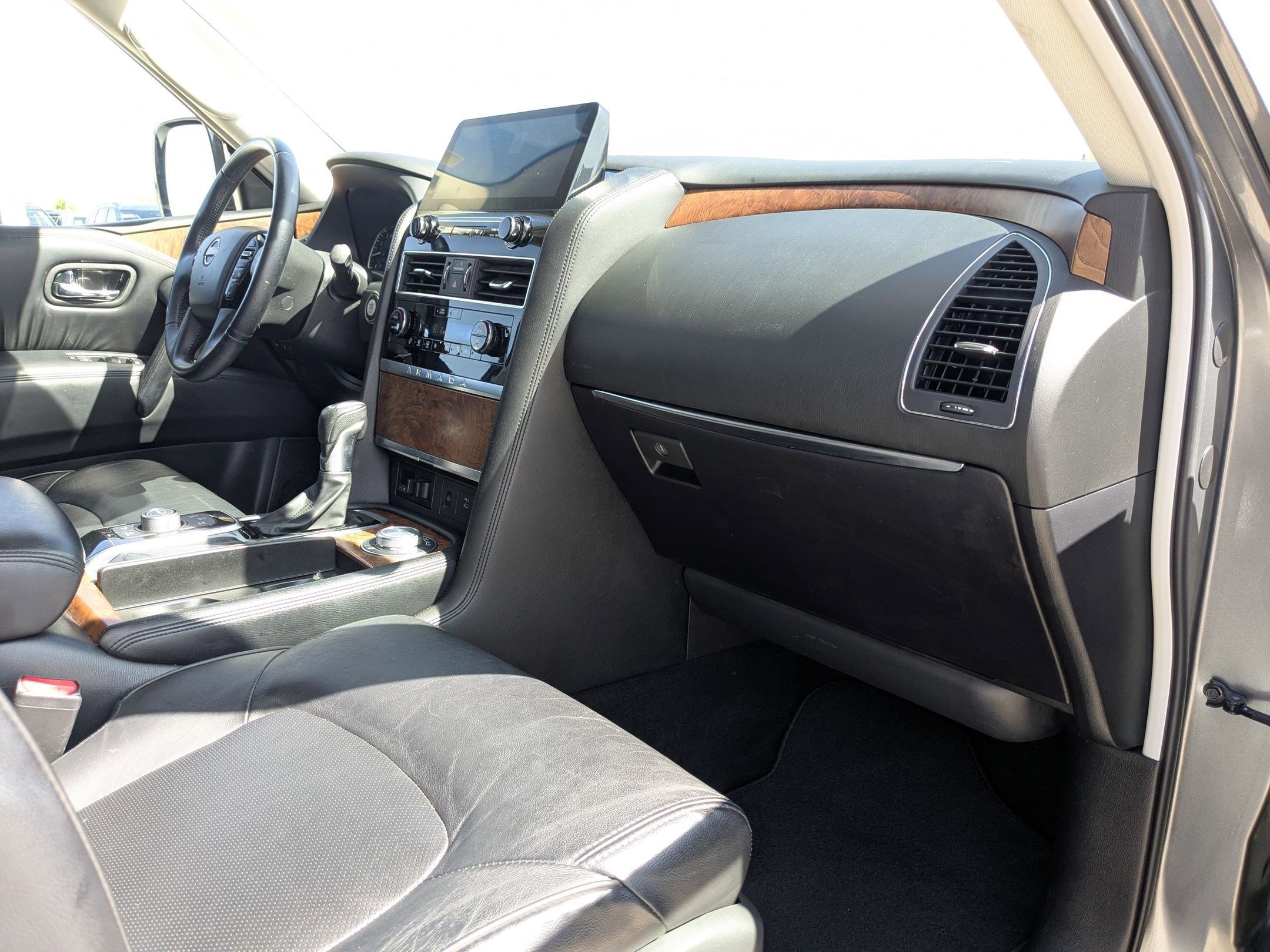2024 Nissan Armada SL photo 23