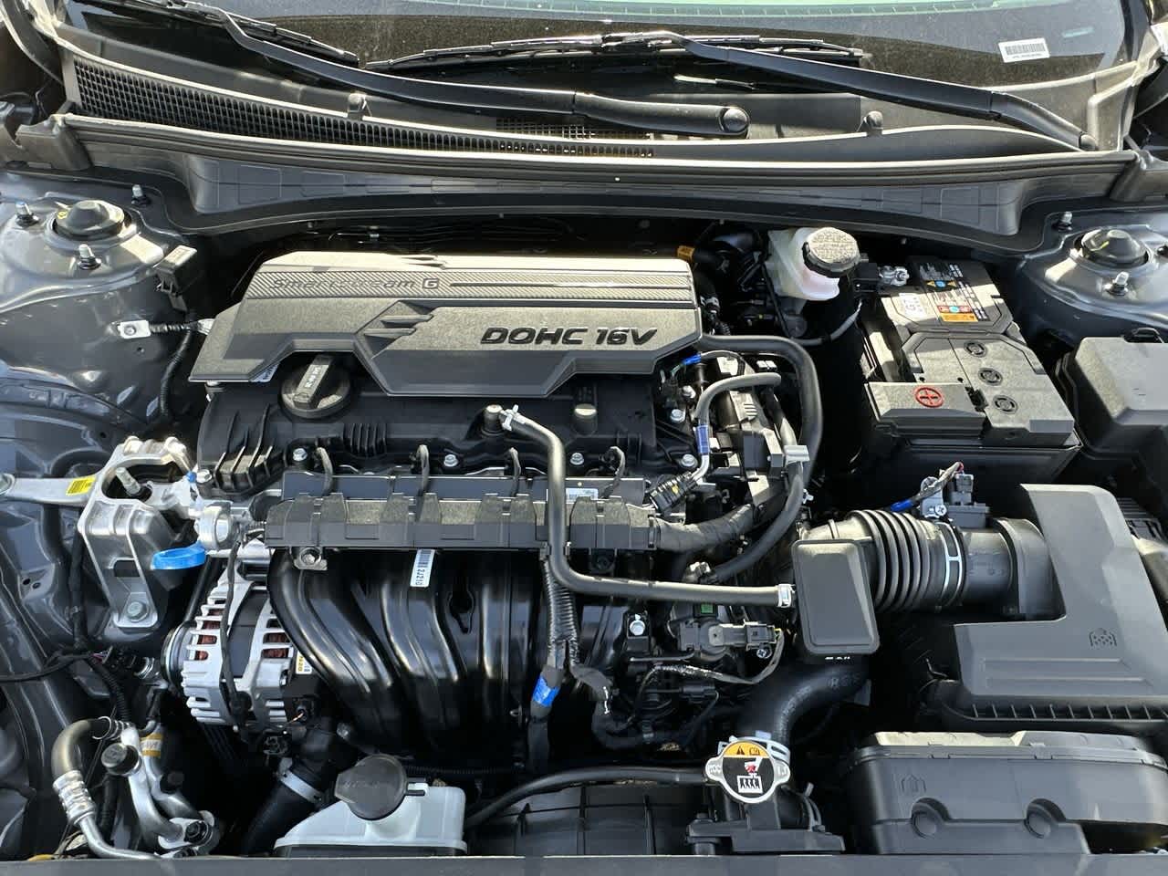 2025 Hyundai Elantra SE photo 11