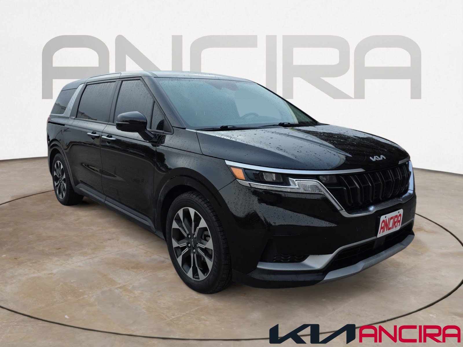 2022 Kia Carnival EX's photo