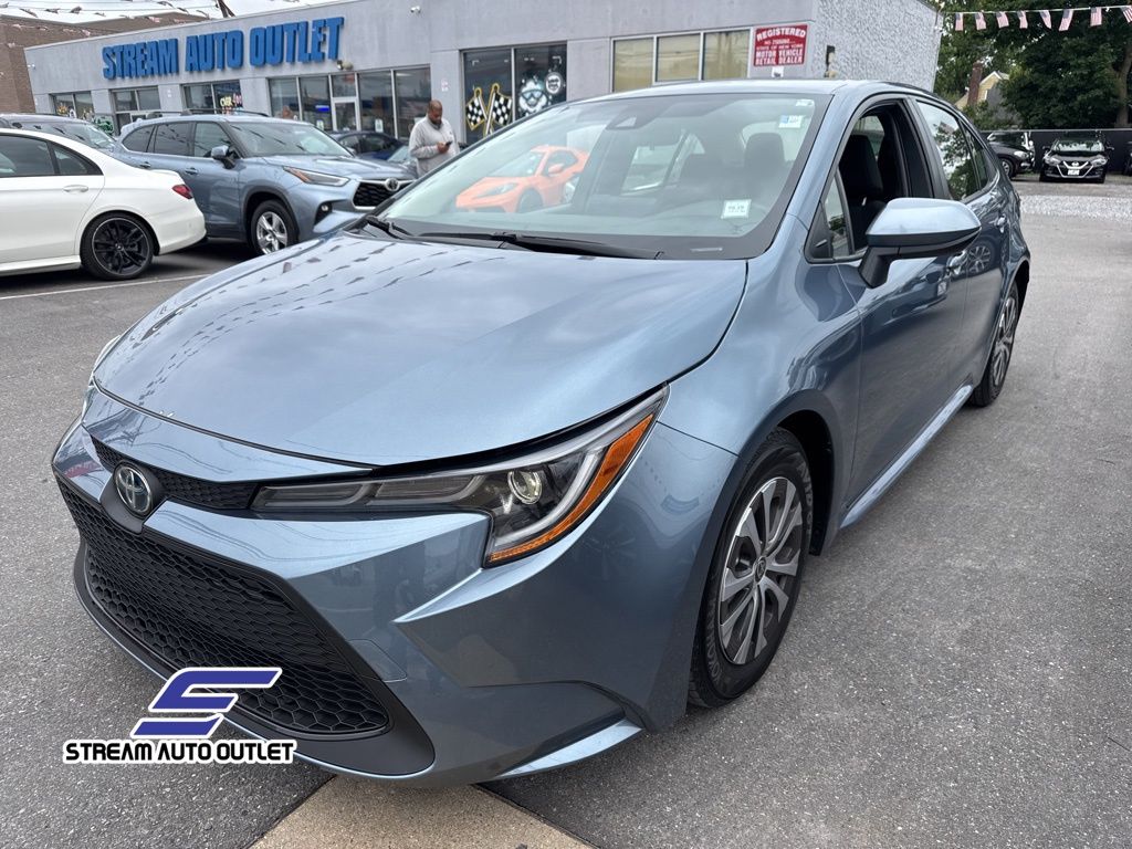 2022 Toyota Corolla Hybrid LE photo 3