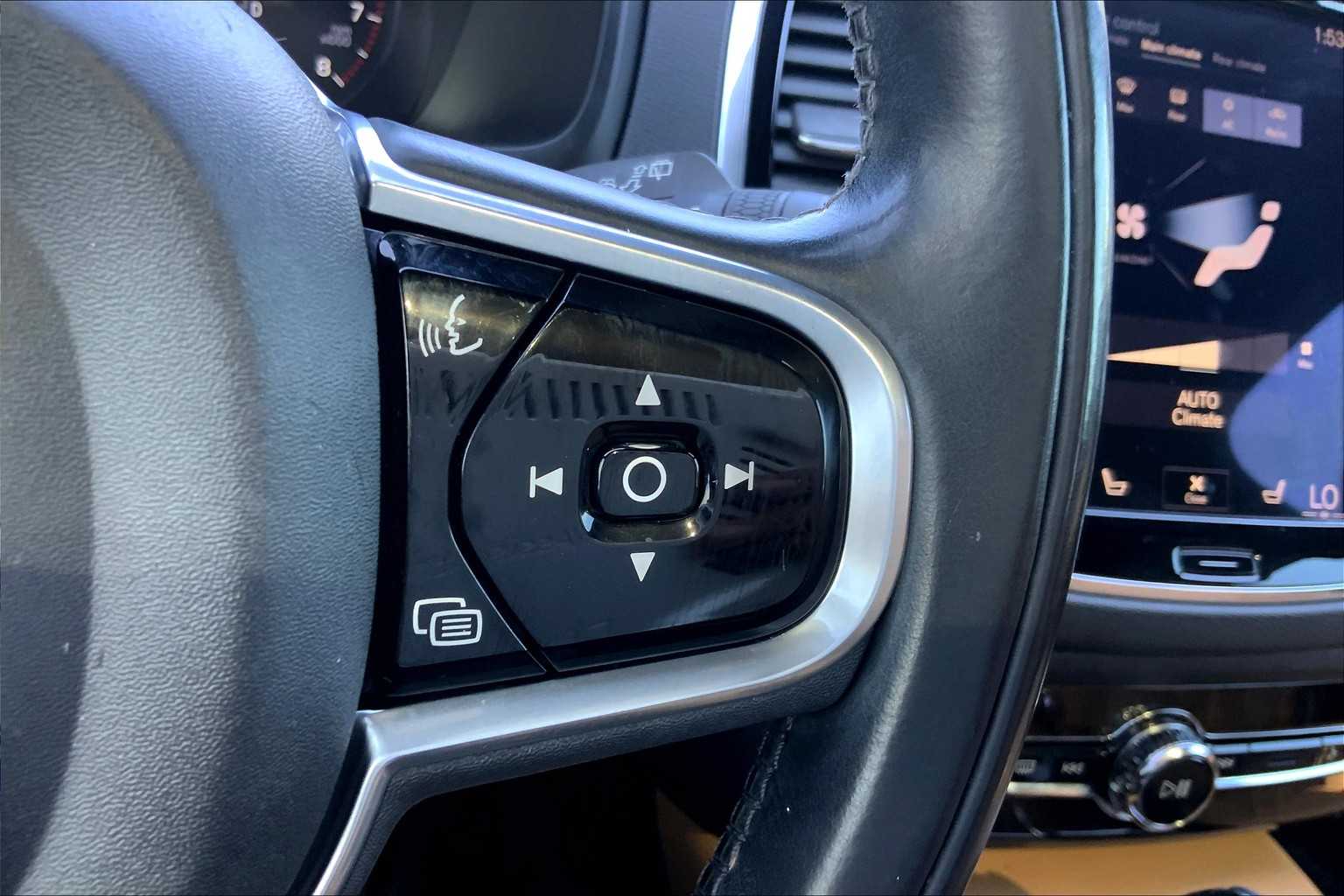 2018 Volvo XC90 Momentum photo 22