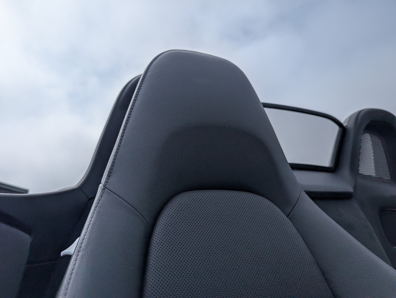 2019 Porsche Boxster S photo 17