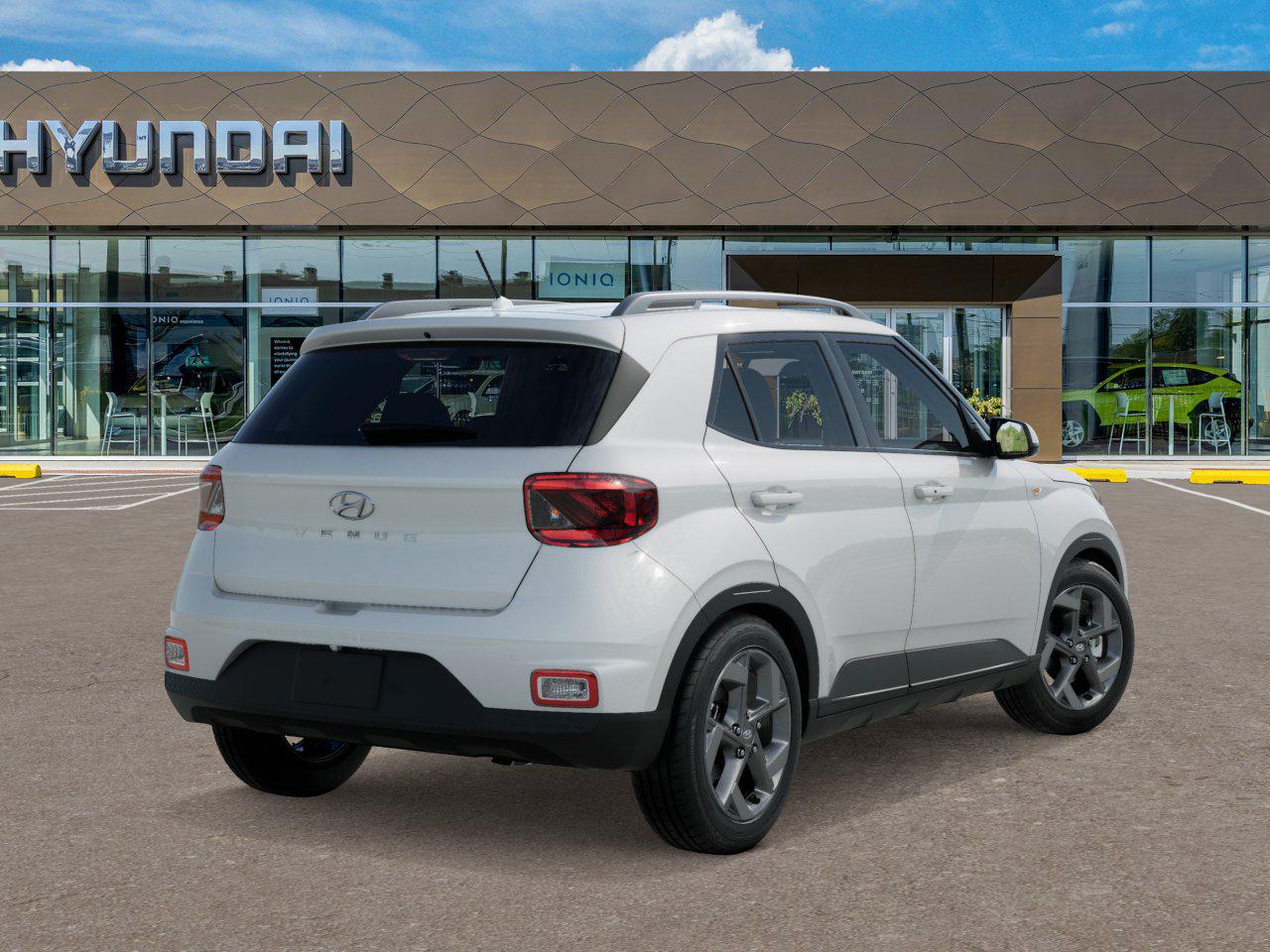 2025 Hyundai Venue SEL photo 17