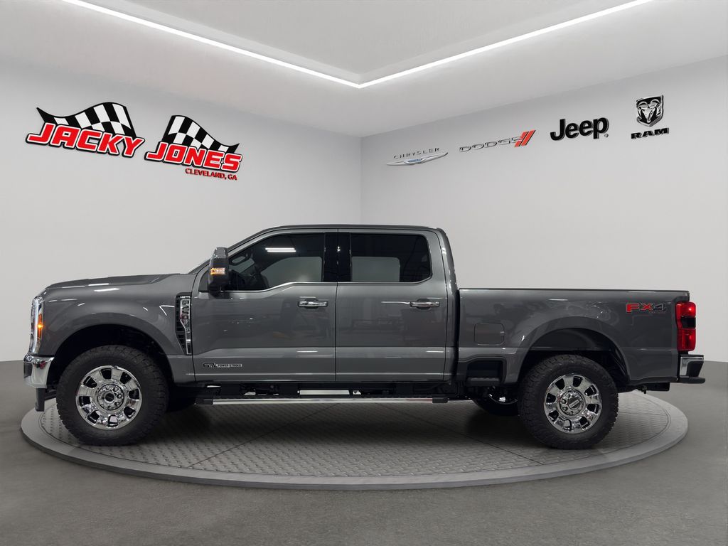2025 Ford F-250 Lariat photo 2