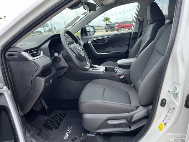 2025 Toyota RAV4 LE photo 15