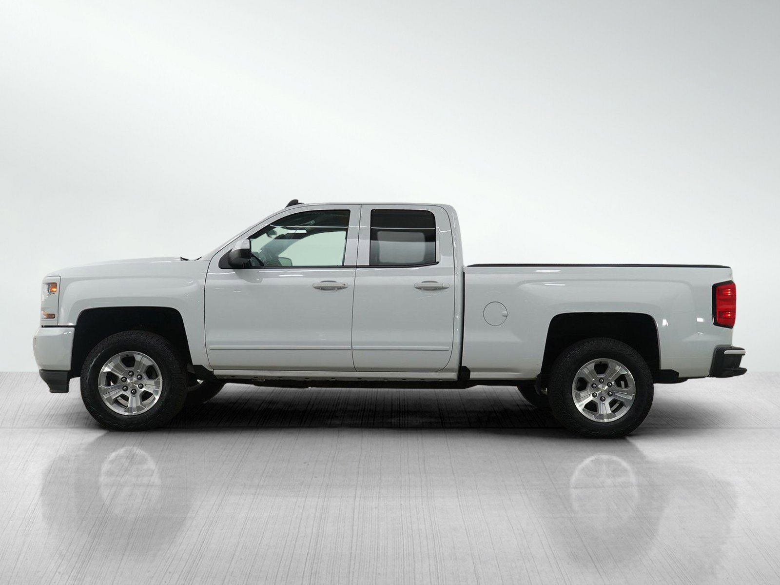 Used 2017 Chevrolet Silverado 1500 LT with VIN 1GCVKREC6HZ151004 for sale in White Bear Lake, Minnesota