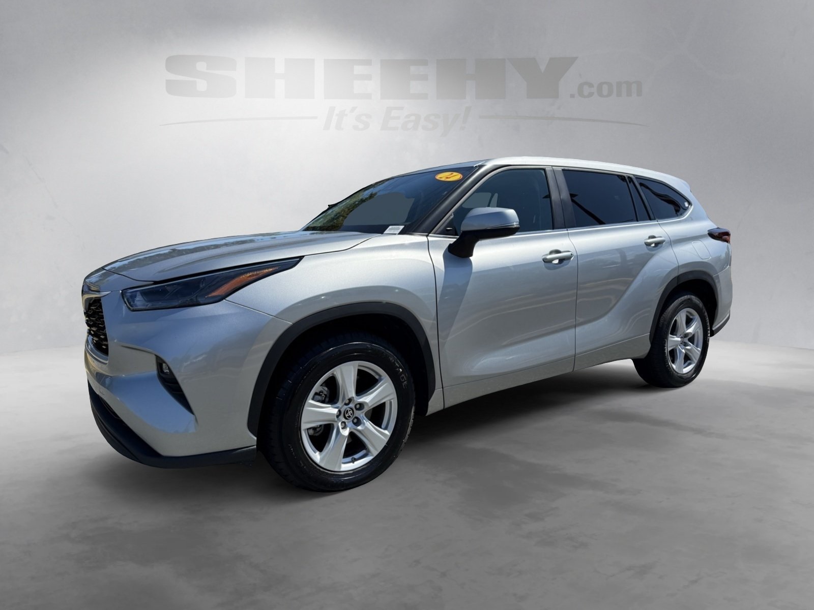 2024 Toyota Highlander LE photo 10