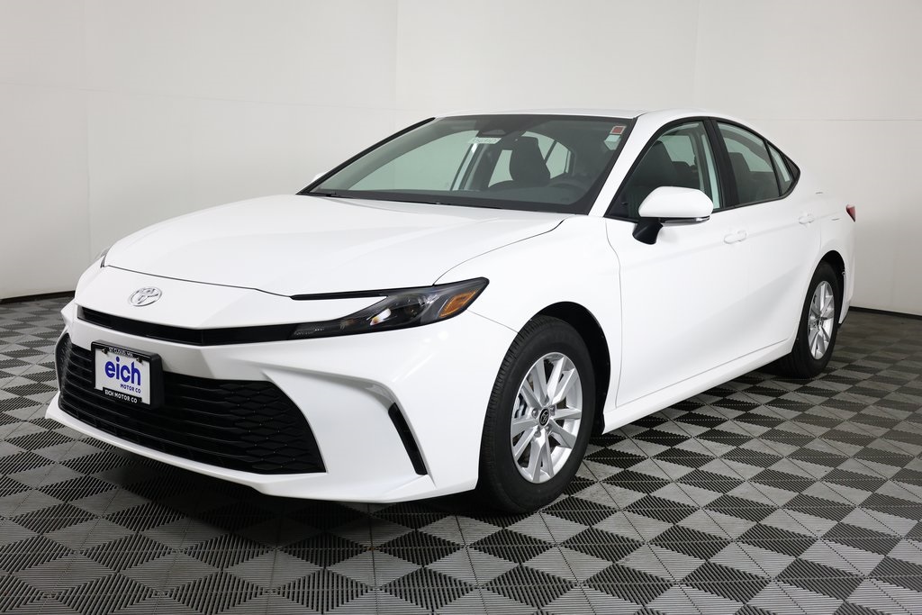 2025 Toyota Camry LE photo 2