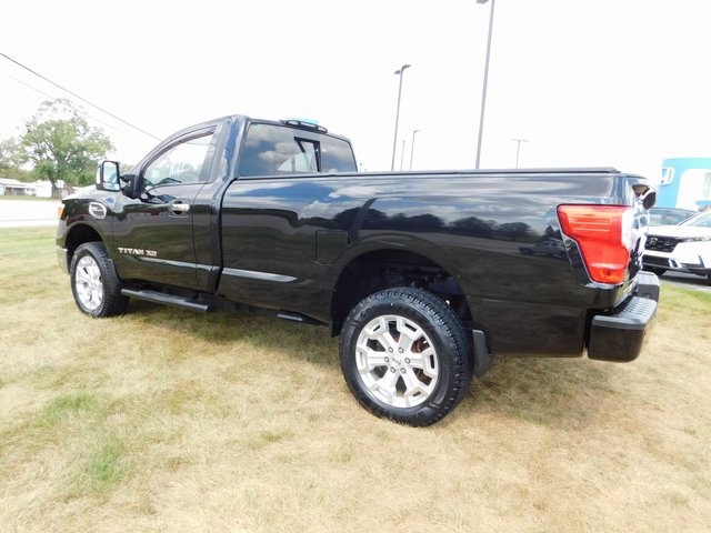 2017 Nissan Titan SV photo 7