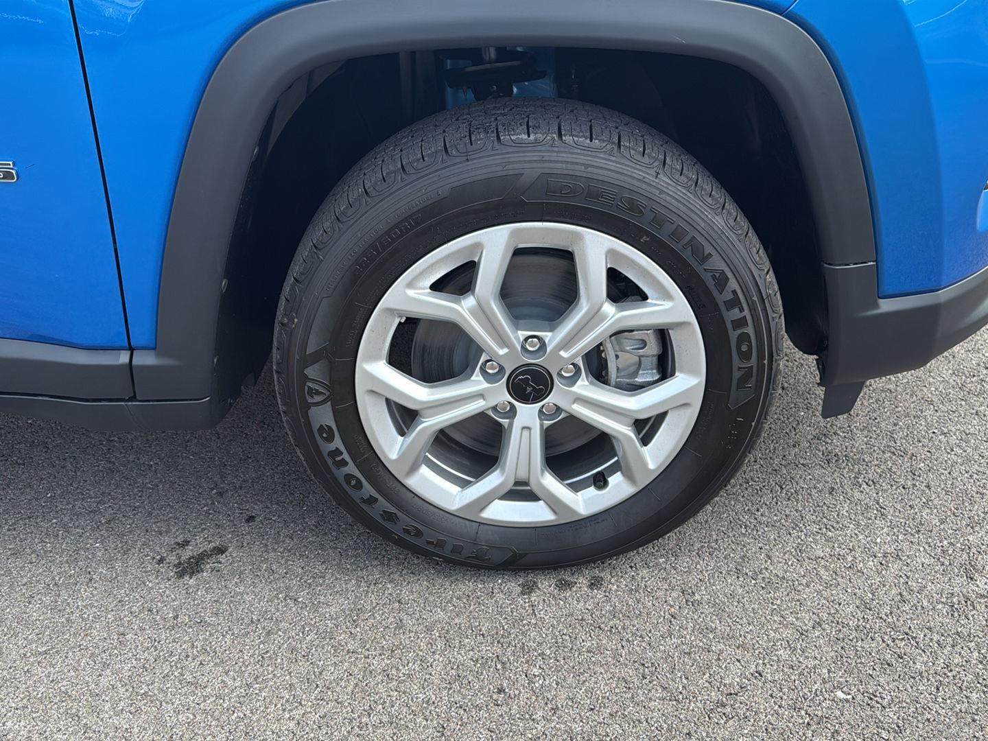 2025 Jeep Compass Latitude photo 11