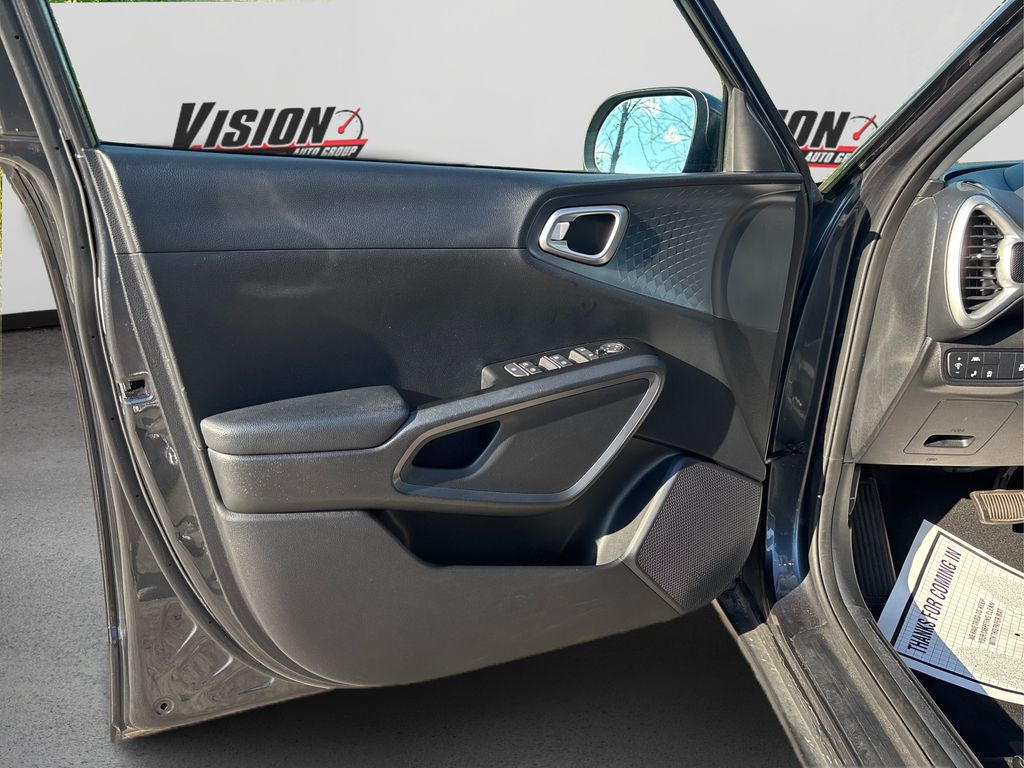 2021 Kia Soul S photo 19