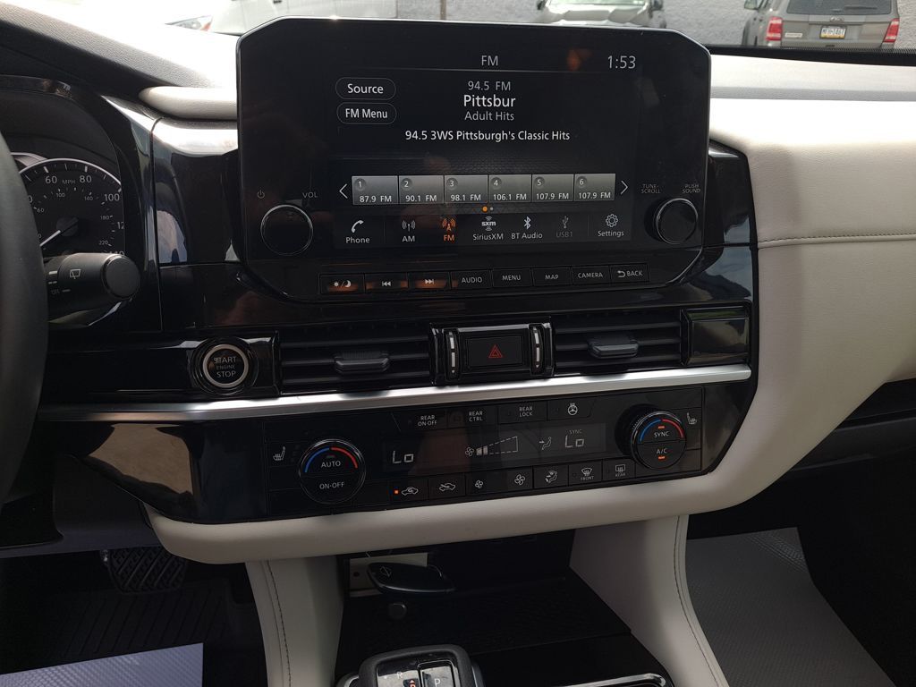 2024 Nissan Pathfinder SL photo 18