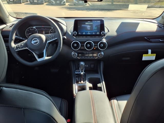 2025 Nissan Sentra SR photo 3