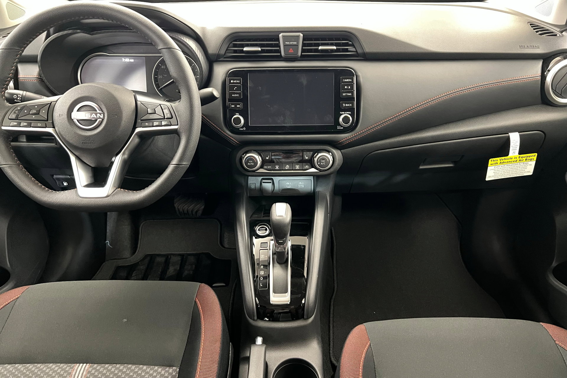 2025 Nissan Versa SR photo 13