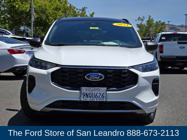 2024 Ford Escape ST-Line photo 2