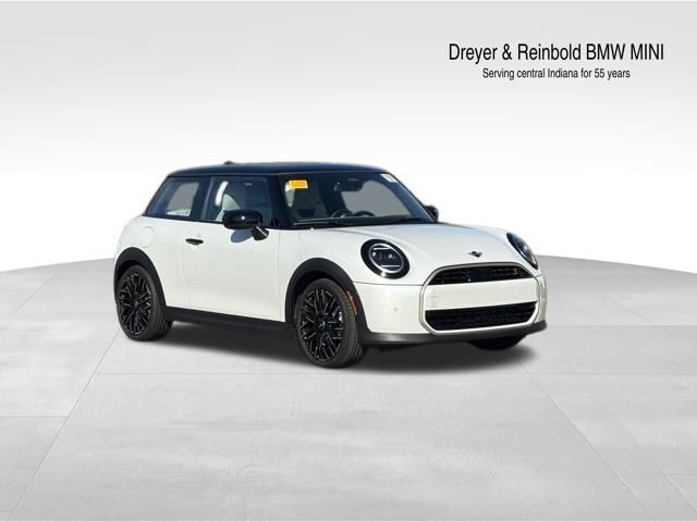 2025 MINI Hardtop 2 Door S's photo