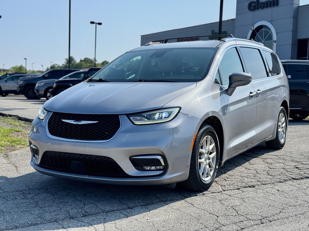 Used 2021 Chrysler Pacifica Touring L with VIN 2C4RC1BG9MR528842 for sale in Crestwood, KY