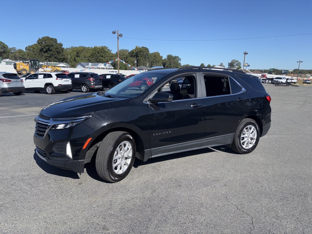 2023 Chevrolet Equinox LT photo 2