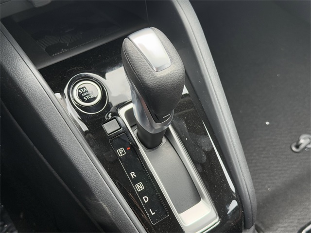 2025 Nissan Versa 1.6 SR photo 15