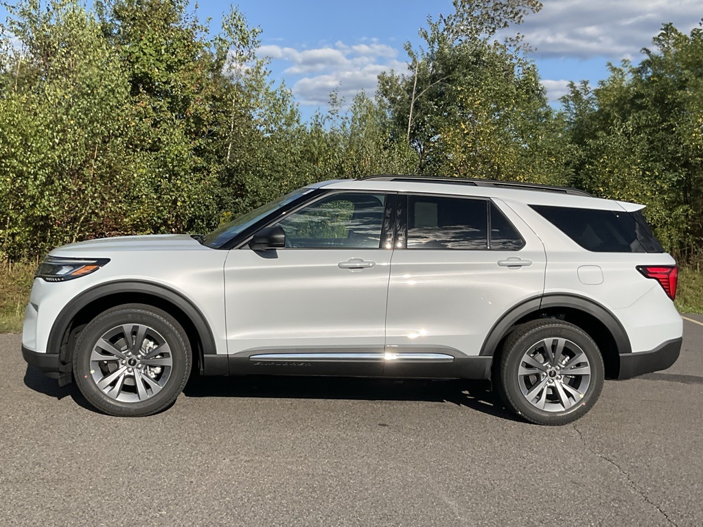 2025 Ford Explorer photo 29