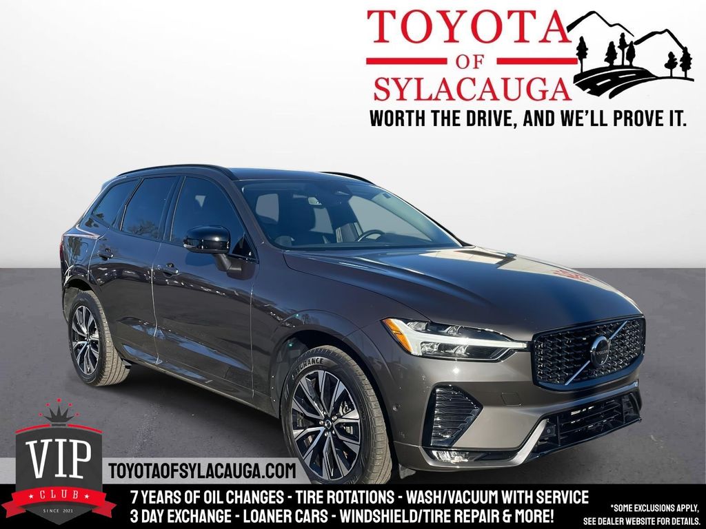 2024 Volvo XC60 Plus's photo