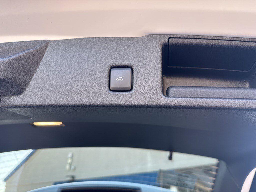 2025 Ford Escape Plug-In Hybrid photo 6