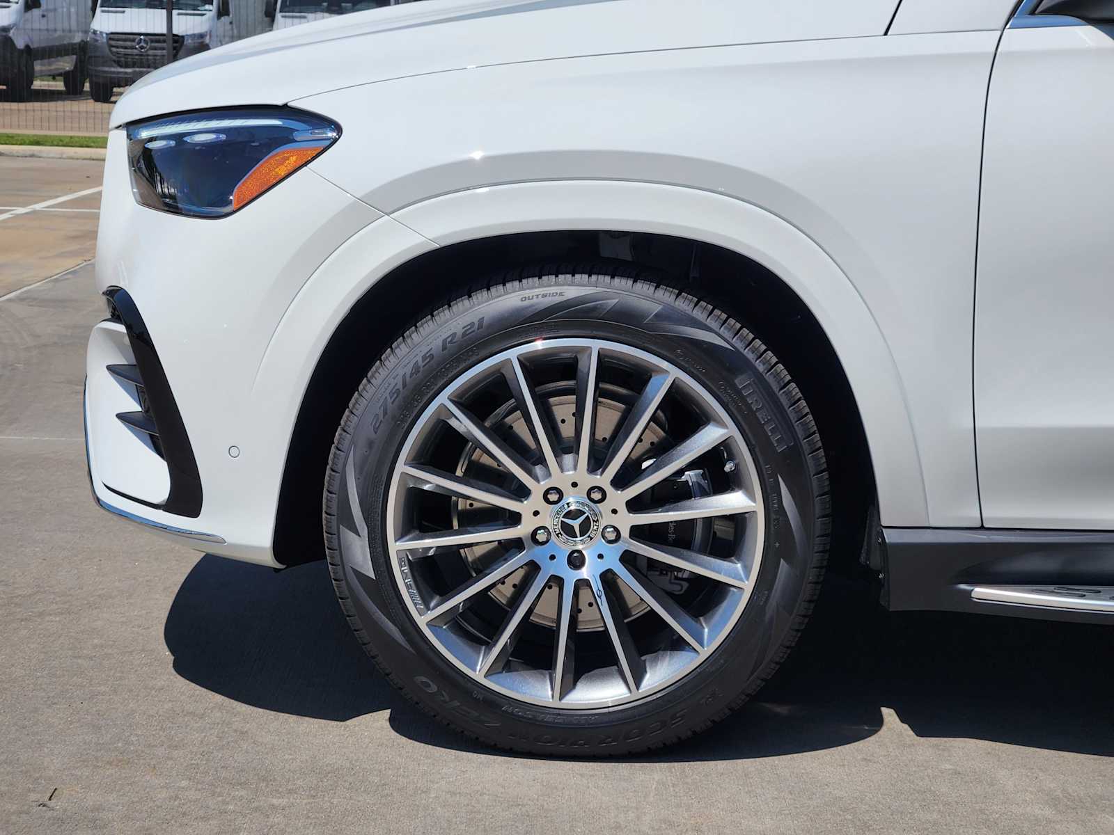 2026 Mercedes Benz GLE 450 4MATIC photo 4