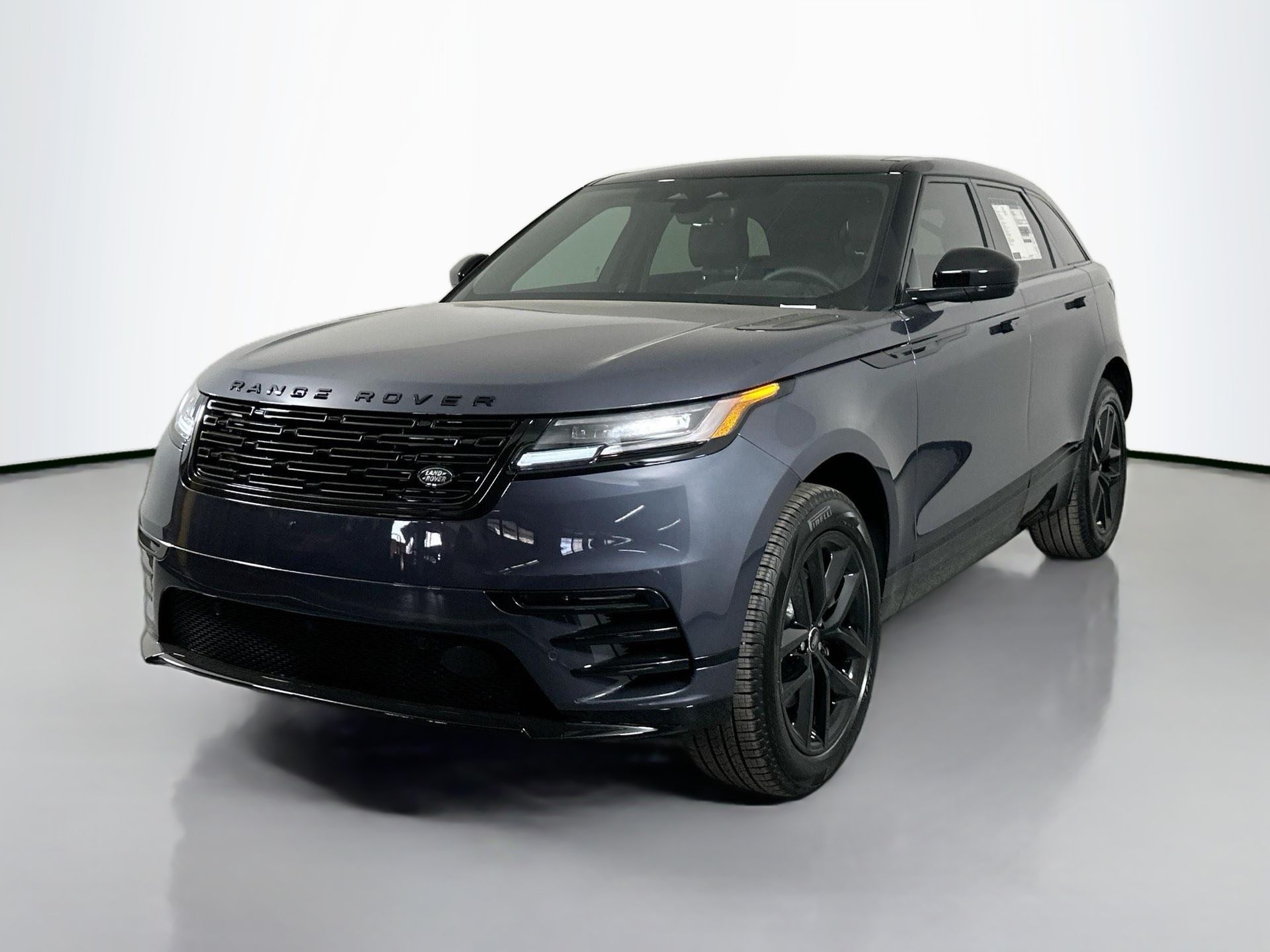 2025 Land Rover Range Rover Velar Dynamic SE