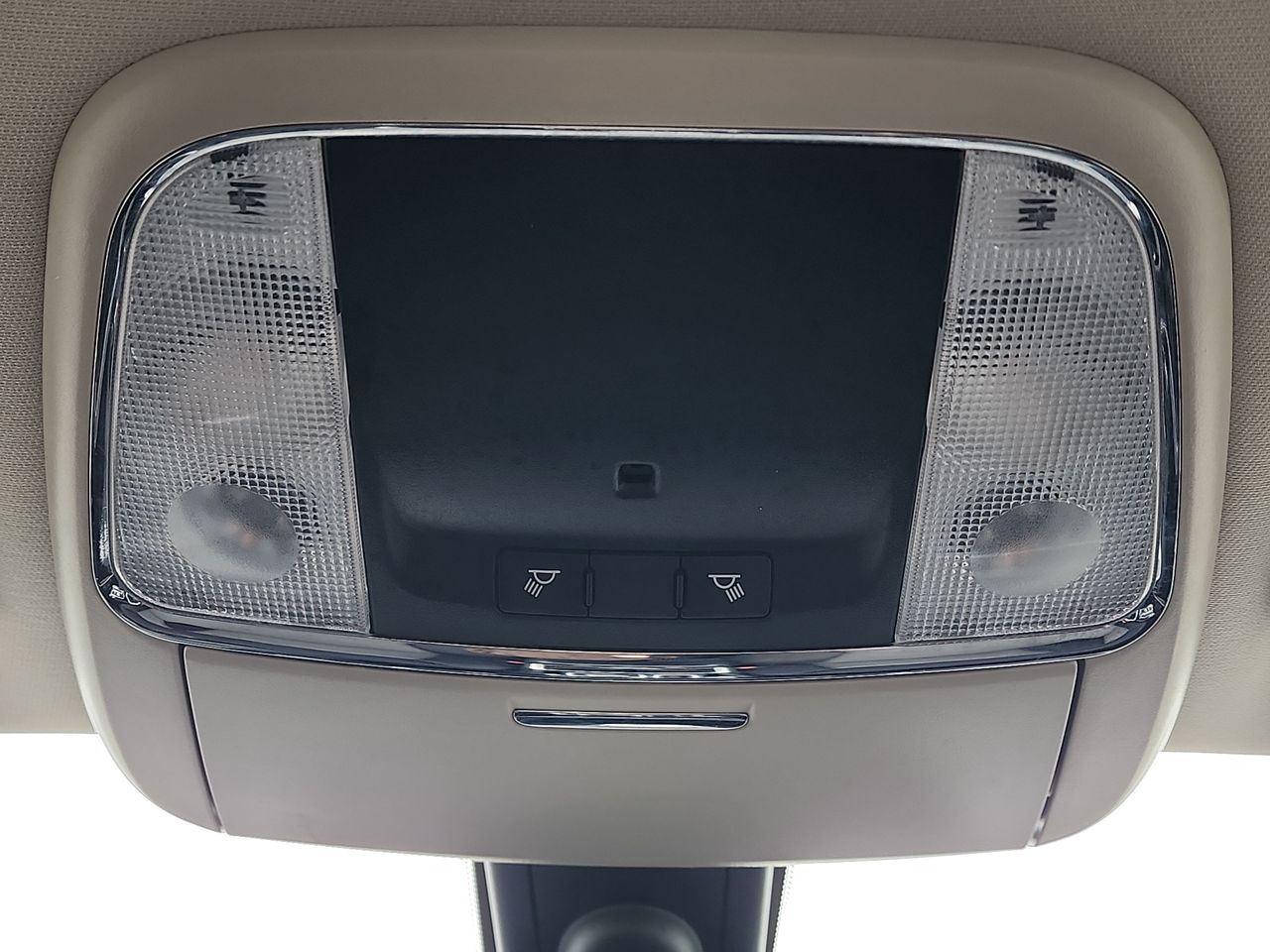 2023 Chrysler 300 Touring photo 23