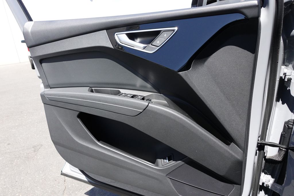 2024 Audi Q4 E-tron Premium photo 12