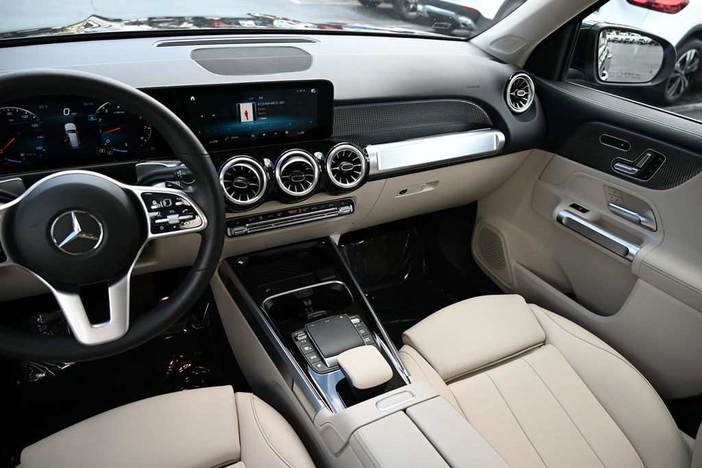 2022 Mercedes Benz GLB 250 photo 11