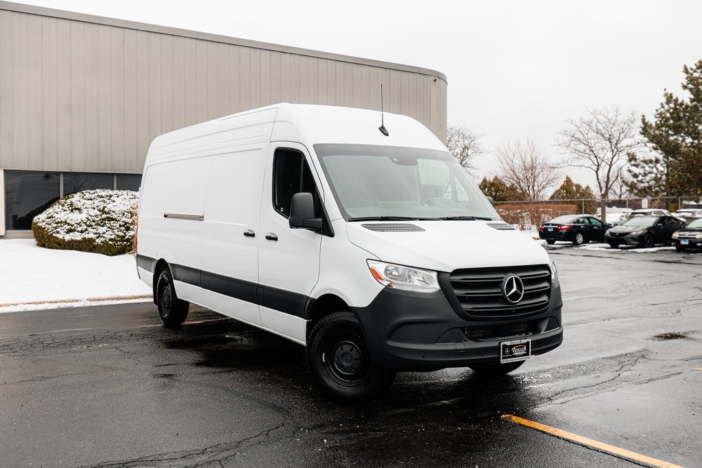 2024 Mercedes-Benz Sprinter Cargo Van Base's photo