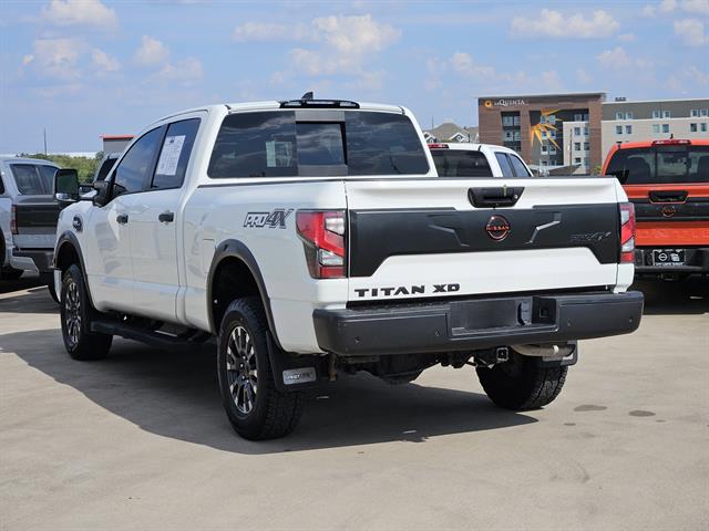 2024 Nissan Titan PRO-4X photo 3