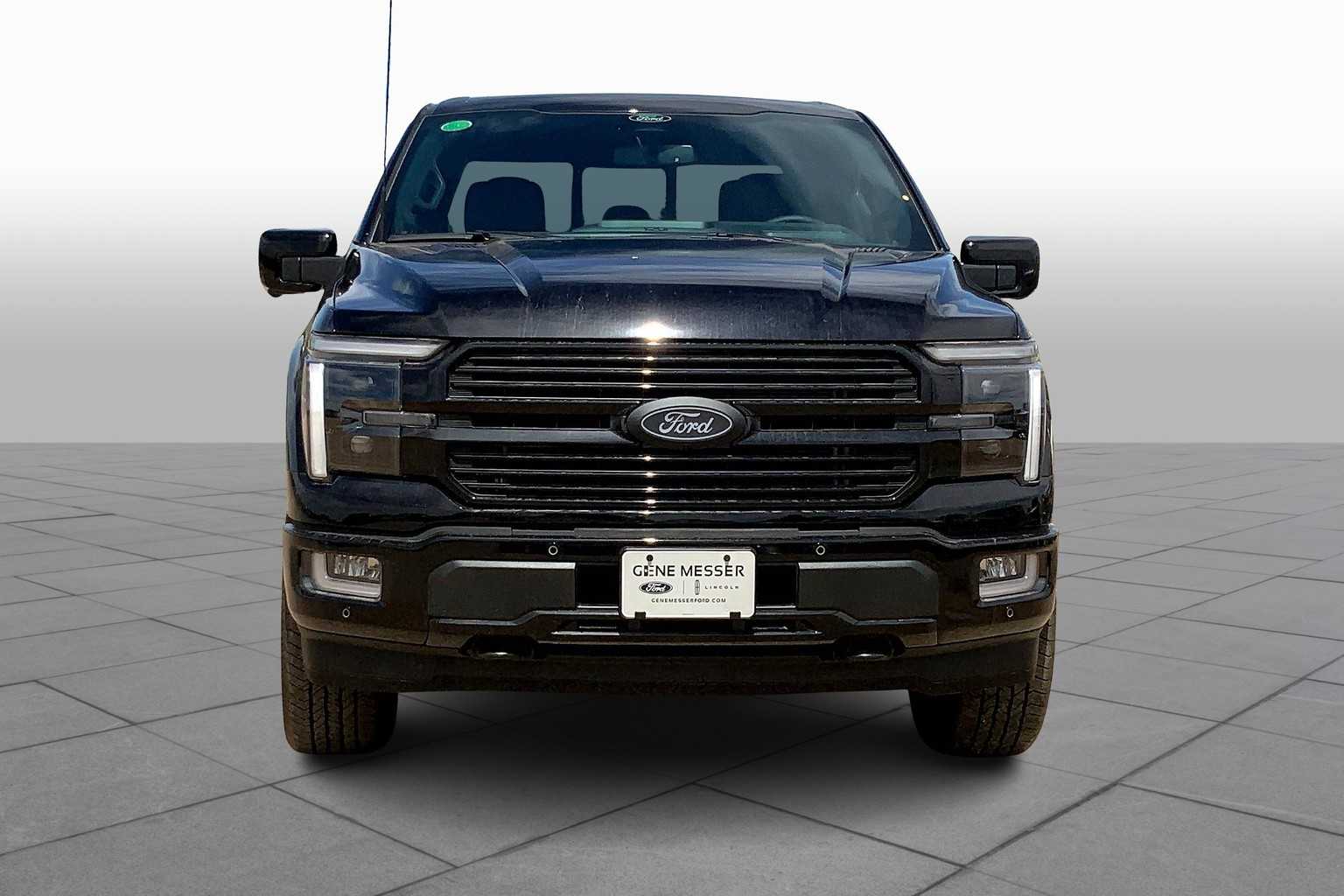 2025 Ford F-150 Platinum photo 3