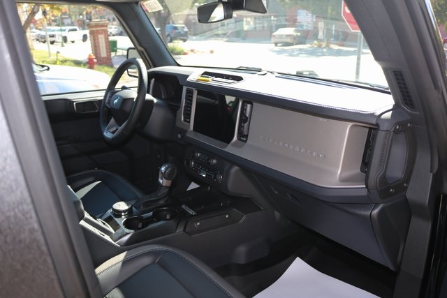 2025 Ford Bronco Outer Banks photo 28