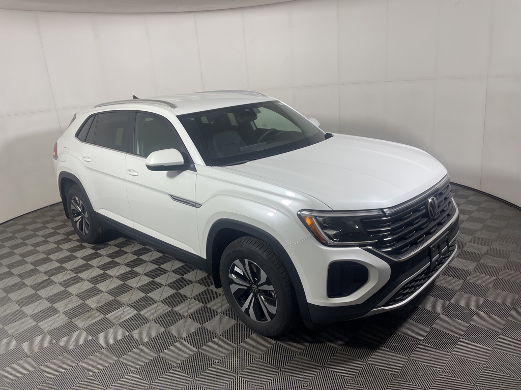 2026 Volkswagen Atlas Cross Sport SE's photo