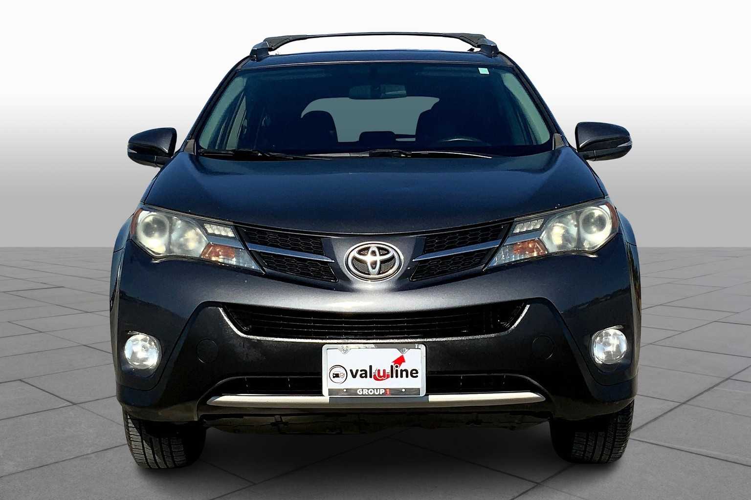 2014 Toyota RAV4 XLE photo 3
