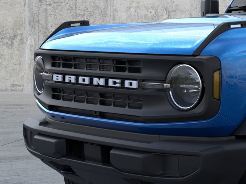 2025 Ford Bronco Base photo 13
